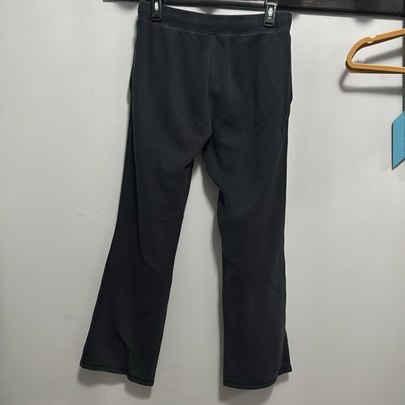 Women’s Under Armour black sweatpants all season gear size medium - Picture 6 of 6